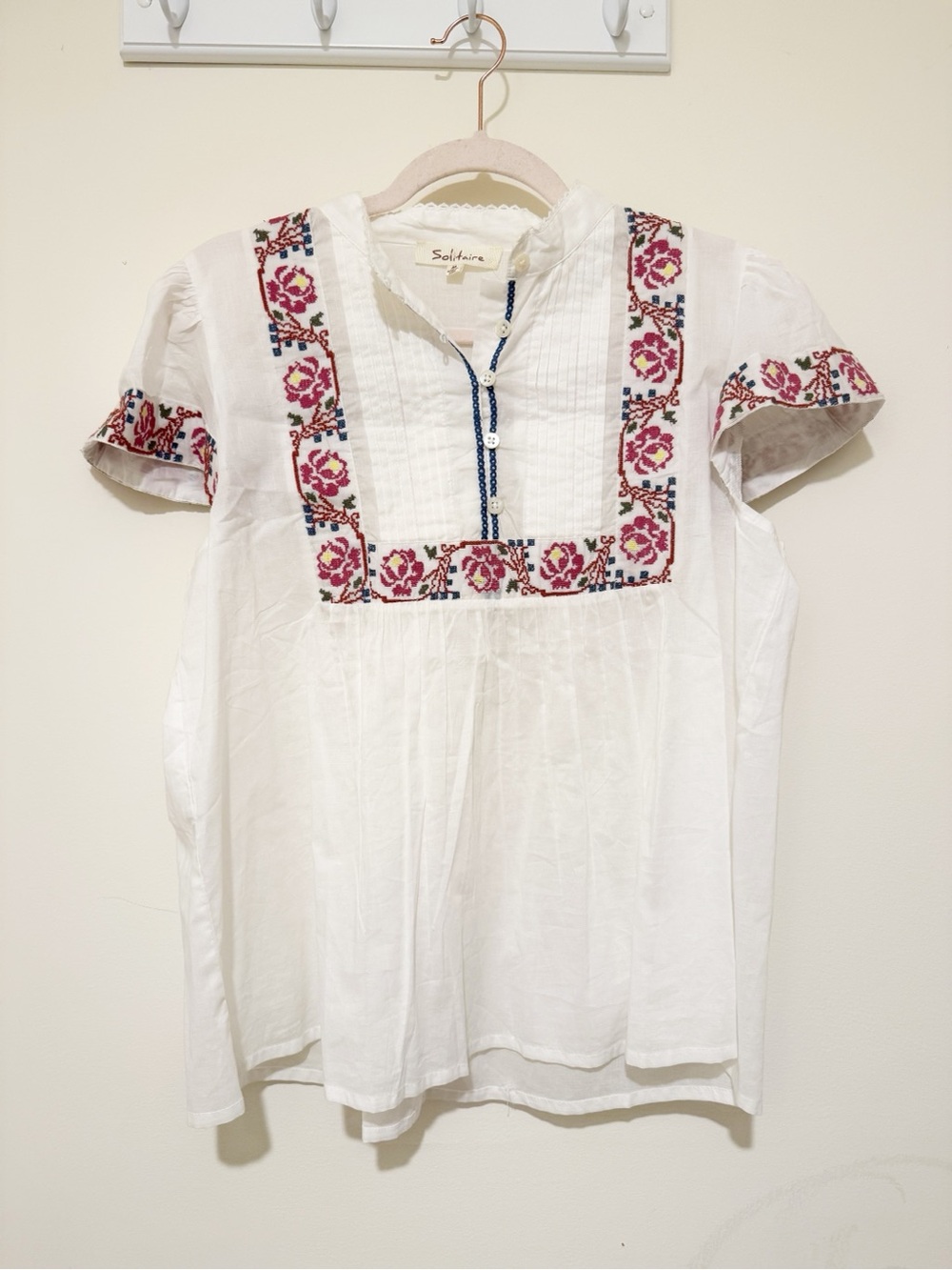 Solitaire White Tunic Top with Pink Floral Embroidery